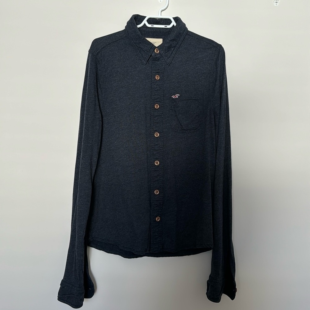 Hollister men’s blue shirt